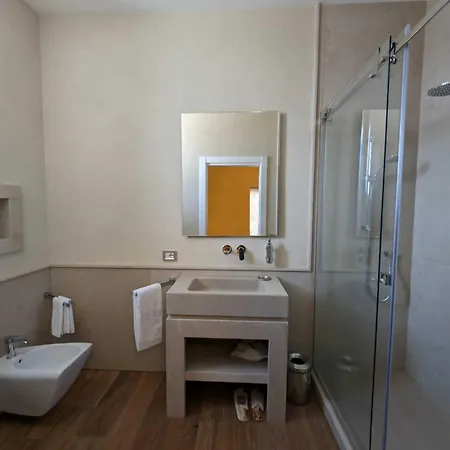 Bed & Breakfast Di Monte & Castel Del Monte (Apulia)